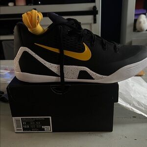 Kobe IX Elite Low EM Pronto Black and Gold